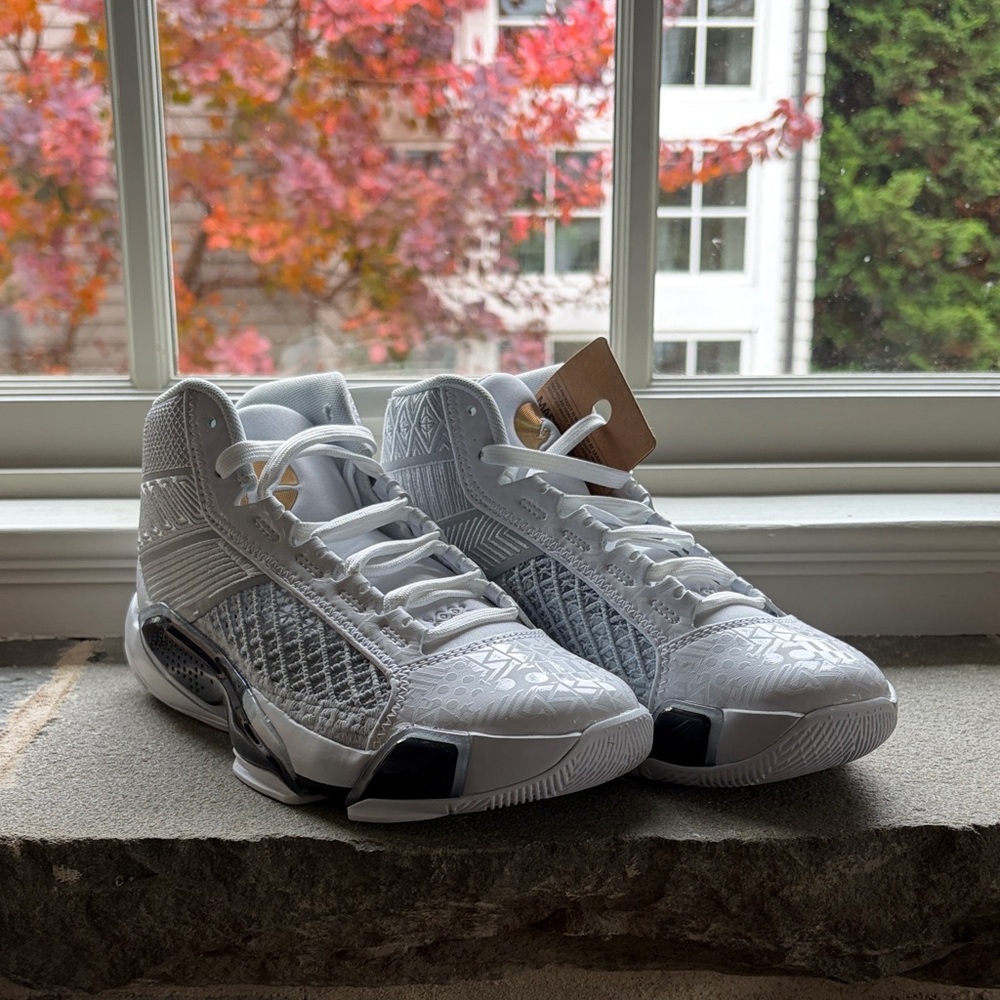 Jordan Kids Sneakers in White and Black